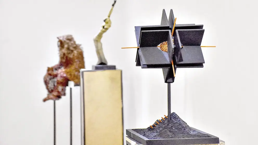 Piedra, madera y vidrio toman forma de arte./ DICO SOL&Iacute;S