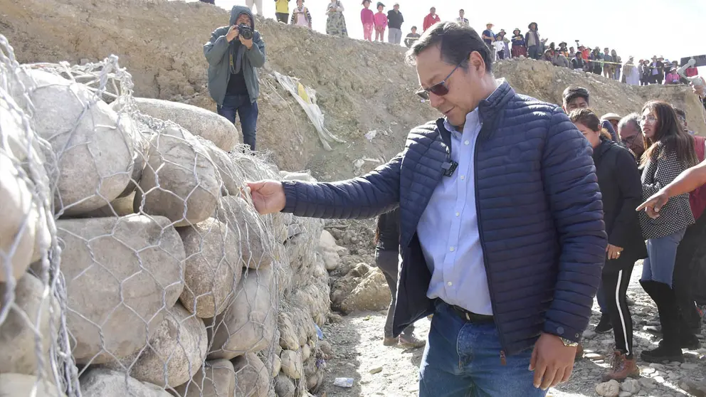 El presidente, Luis Arce, visitó, la zona de El Gramadal en la zona sur de La Paz./ APG