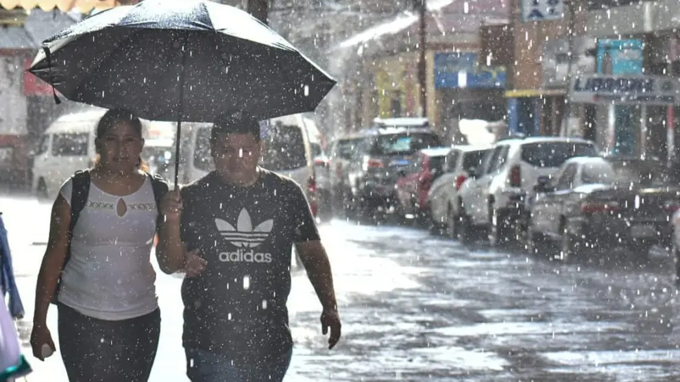 Lluvias en la ciudad de Cochabamba./ DICO SOL&Iacute;S