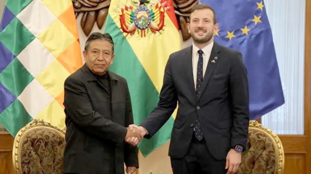El vicepresidente David Choquehuanca y el Comisario de Medioambiente, Océanos y Pesca de la Unión Europea (UE), Virginijus Sinkevicius./ OXIGENO.BO