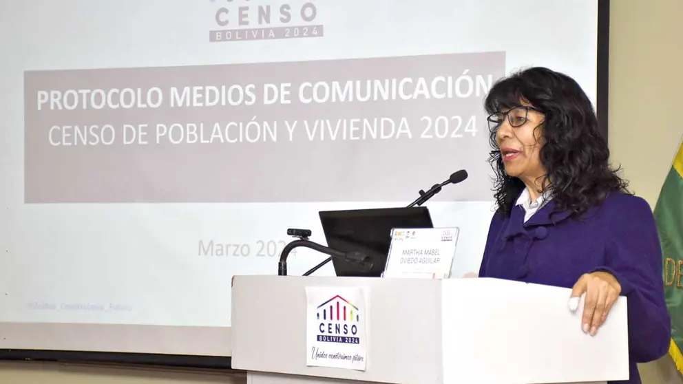 La coordinadora general del Censo, Martha Oviedo, inform&oacute; sobre el protocolo para los periodistas./ APG