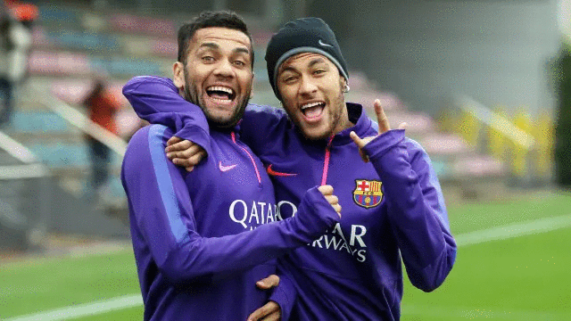 Dani Alves y Ney, juntos, cuando ambos jugaban en Barcelona. FC BARCELONA