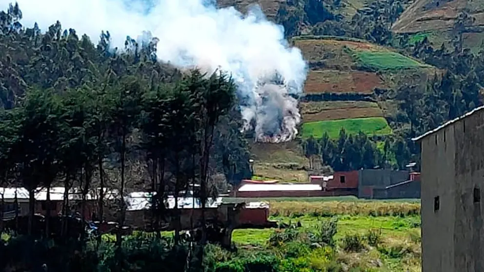 El incendio en una serran&iacute;a de Colomi. TUNARI SIN FUEGO
