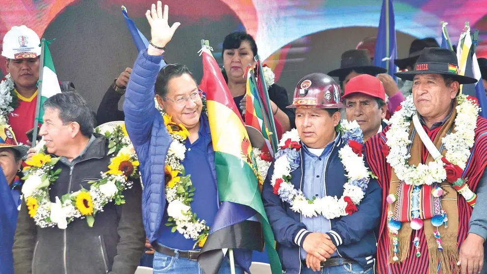 El presidente Luis Arce y dirigentes de sectores afines al gobierno./ APG
