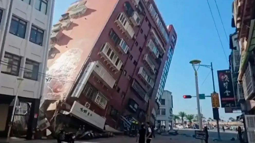 Primeras im&aacute;genes sobre el terremoto./ TBVS