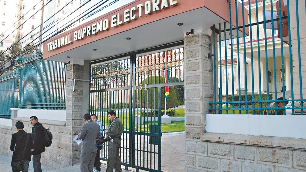 Fachada del Tribunal Supremo Electoral en la ciudad de La Paz./ LA RAZÓN