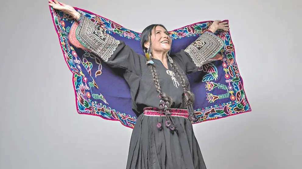 La cantante y compositora potosina Luzmila Carpio./ NORA LEZANO