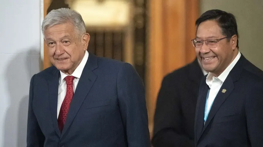 Andr&eacute;s Manuel L&oacute;pez Obrador, presidente de M&eacute;xico (i), y el mandatario de Bolivia, Luis Arce.  XINHUA