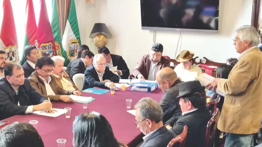 La reunión entre médicos con la Comisión de Planificación de la Cámara de Diputados./ ERBOL