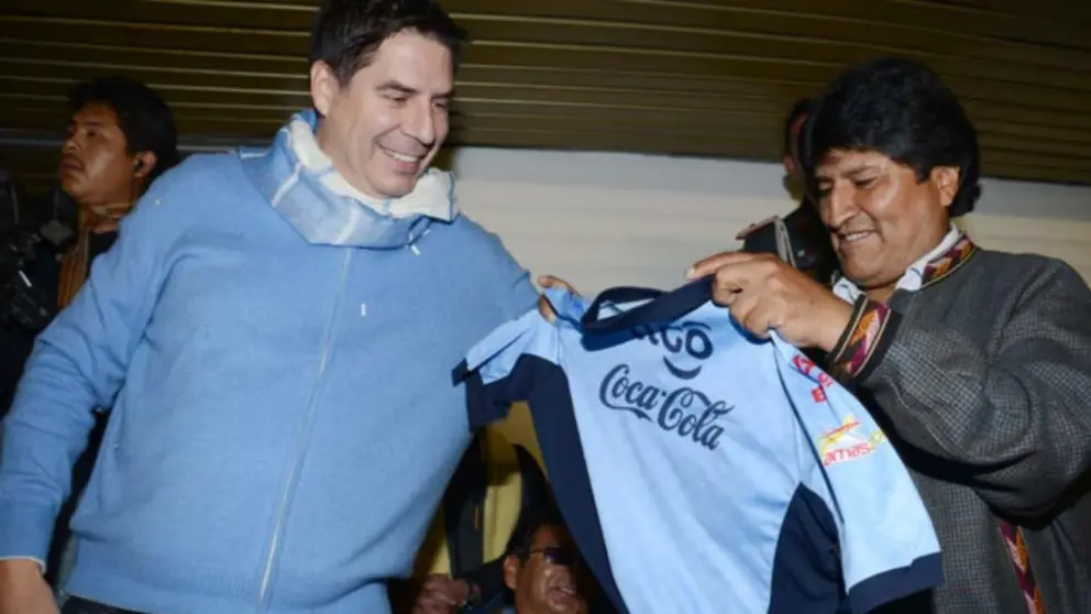 Marcelo Claure, presidente de Bol&iacute;var, junto a Evo Morales, en un encuentro del pasado. EL ORIENTAL