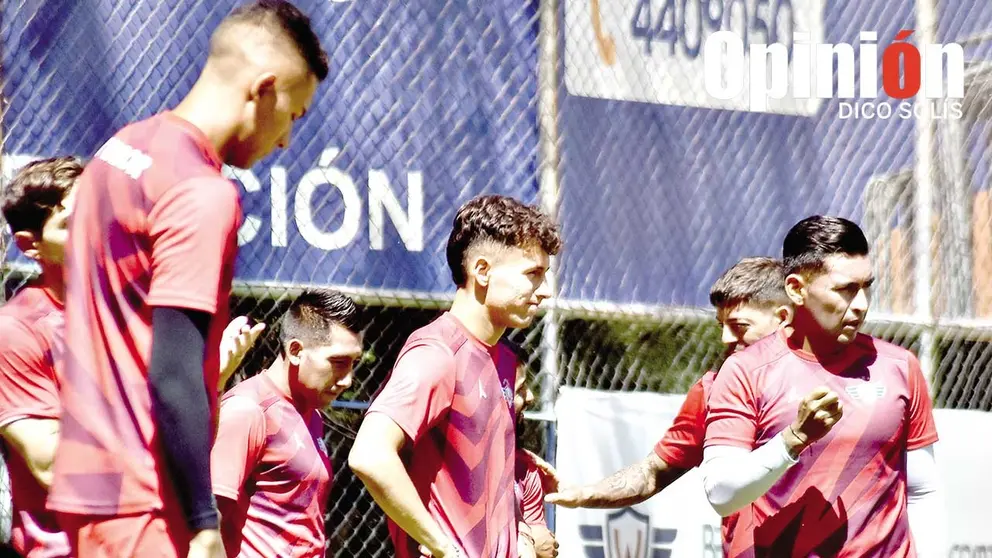 Wilster lleva adelante un entrenamiento en Alalay./ DICO SOL&Iacute;S