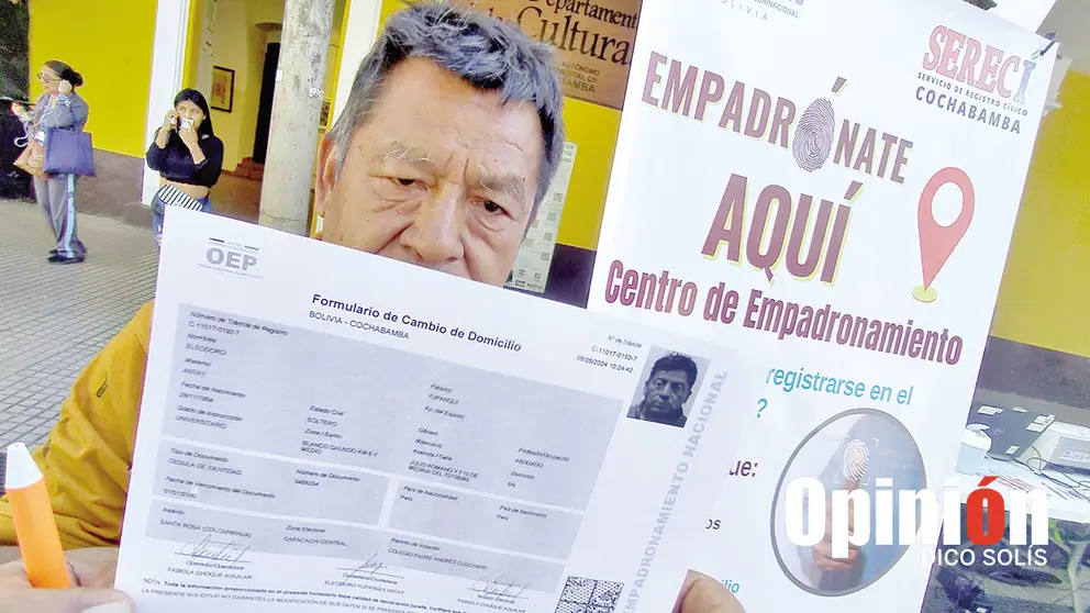 El punto de empadronamiento instalado en la Plaza 14 de Setiembre, este 8 de mayo./ DICO SOL&Iacute;S