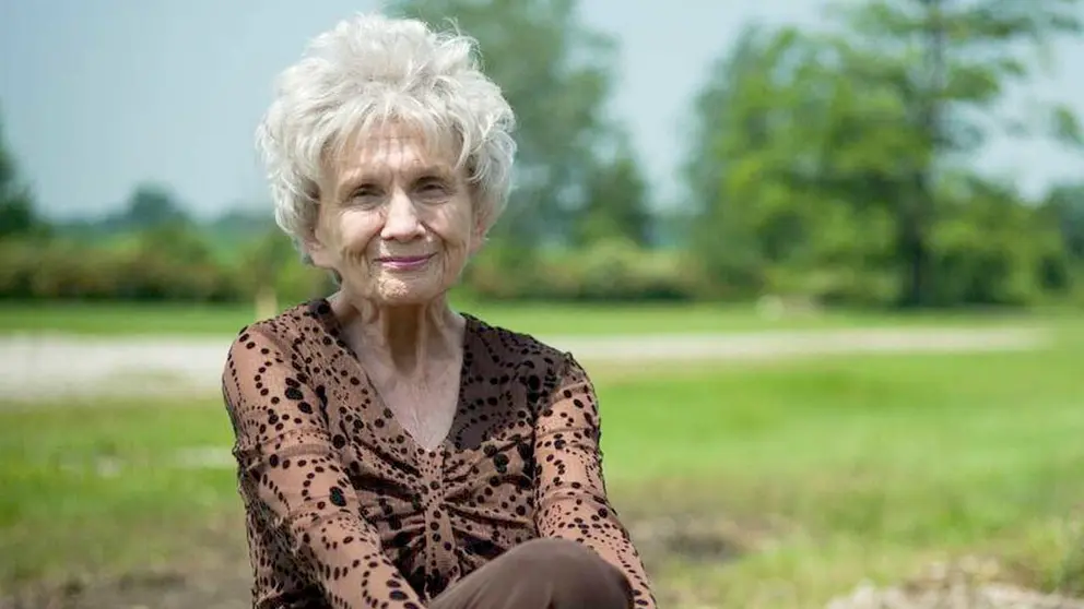 La escritora canadiense Alice Munro, falleció en Ontario a la edad de 92 años./ FACEBOOK