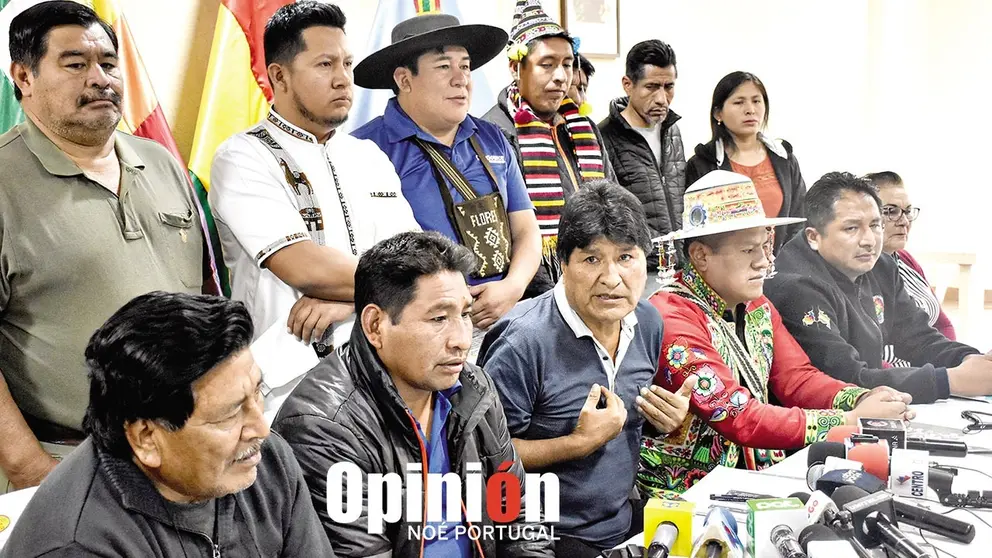 Evo Morales junto a dirigentes de su sector, este 20 de mayo en Cochabamba./ NO&Eacute; PORTUGAL