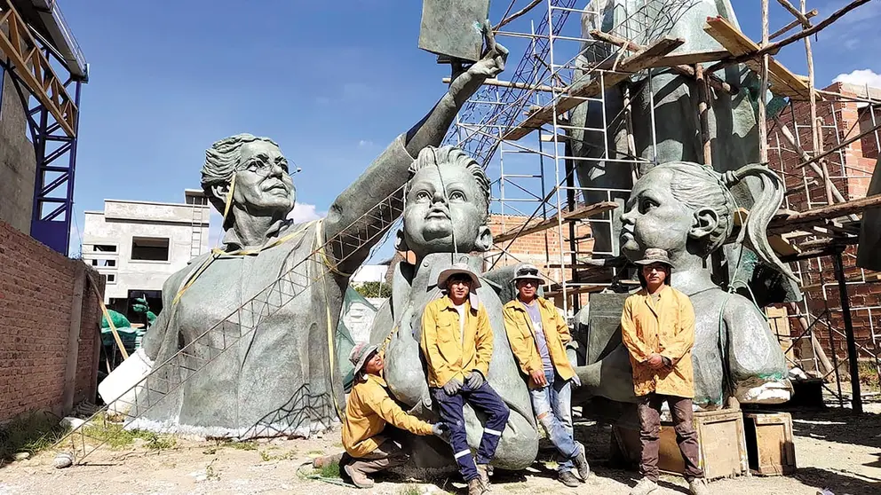 El conjunto de esculturas en honor a Rosario Vera, en Argentina./ CORTESÍA JUAN GARCÍA