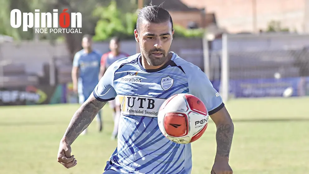 Mart&iacute;n Alaniz controla un bal&oacute;n, durante un partido del Equipo del Pueblo por el Campeonato Clausura 2024./ NO&Eacute; PORTUGAL