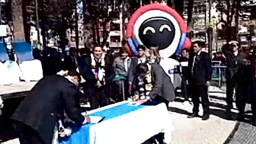 Firma de convenio entre la UMSS y la Alcald&iacute;a de Quillacollo para la desconcentraci&oacute;n de carreras. RRSS