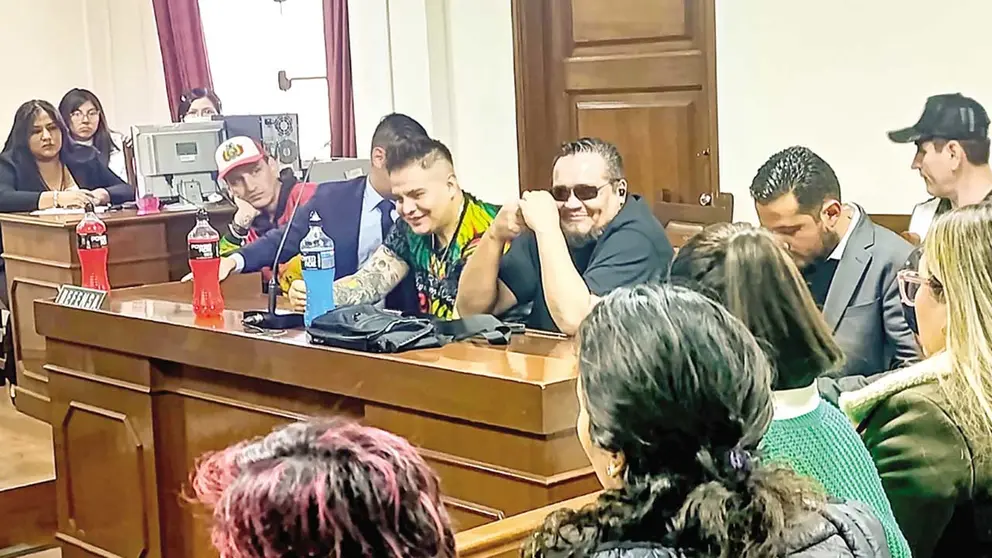 Los líderes de la Resistencia Juvenil Cochala durante el veredicto final de su juicio./ TRIBUNAL DEPARTAMENTAL DE JUSTICIA DE COCHABAMBA