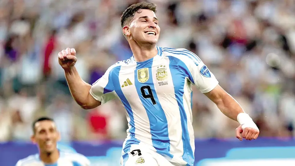 Julián Álvarez festeja el primer tanto albiceleste en el triunfo sobre Canadá./ AFA