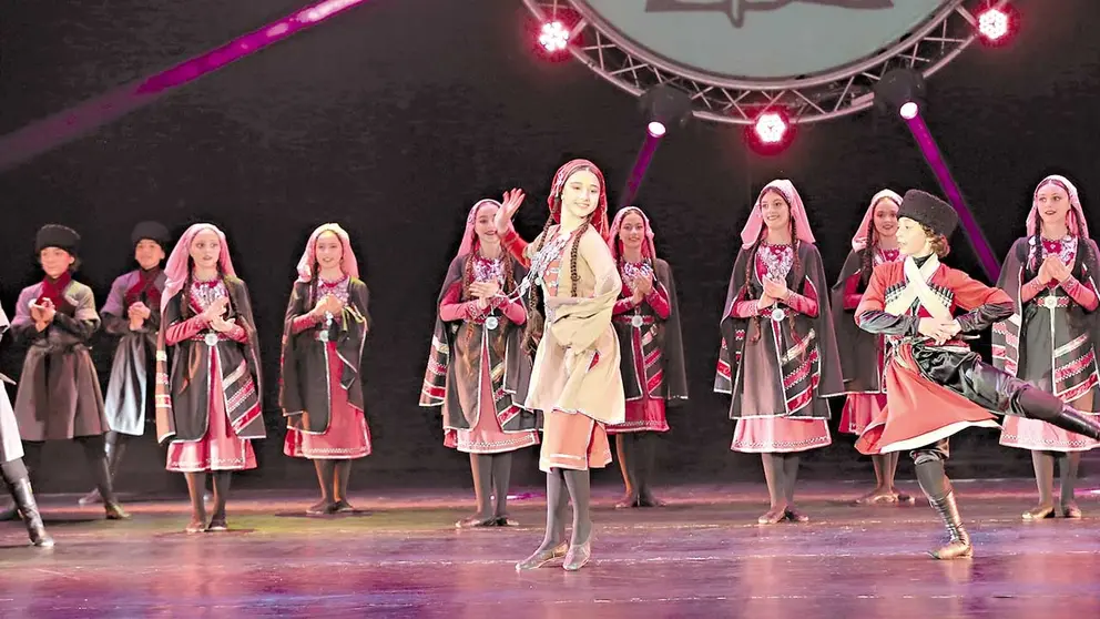 El ballet folcl&oacute;rico de &lsquo;Los ni&ntilde;os virtuosos de Georgia&rsquo; en un show./ CORTES&Iacute;A