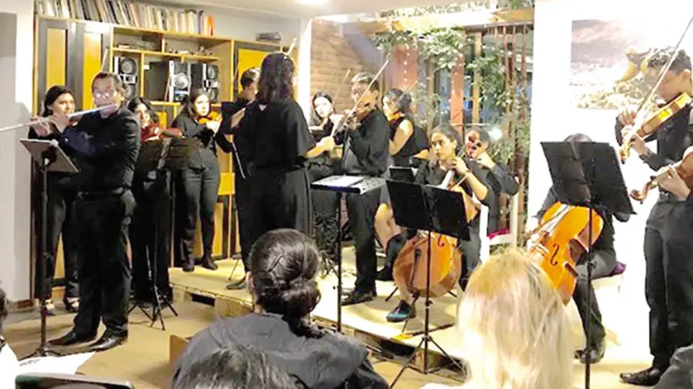 Un concierto musical en ICREA./ CORTES&Iacute;A