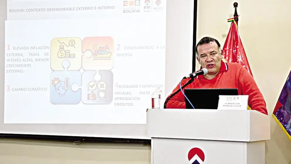 El director del INE, Humberto Arandia, en conferencia de prensa./ APG