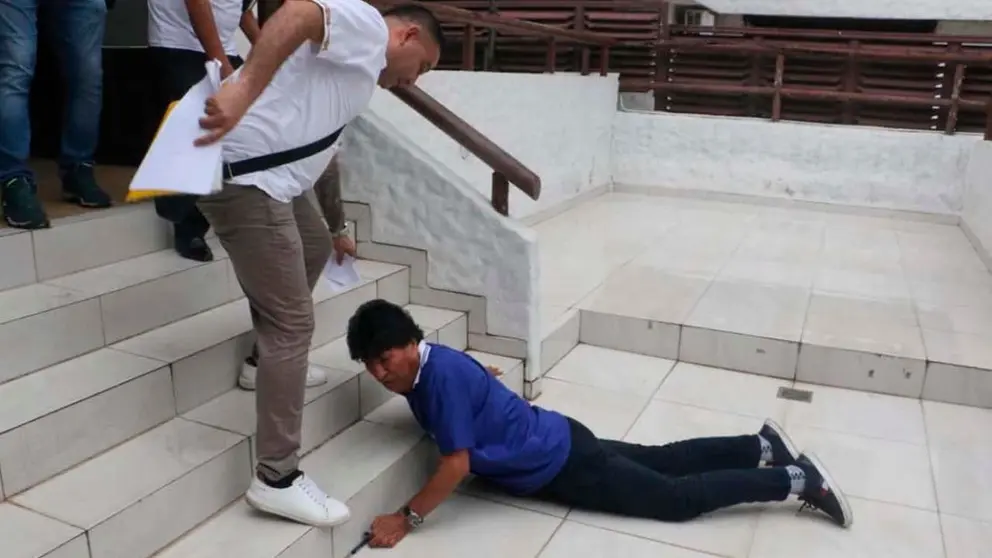 El expresidente Evo Morales sufri&oacute; una aparatosa ca&iacute;da. Jhon Arandia