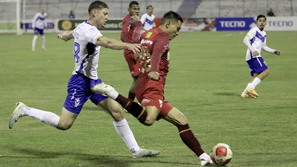 Incidencias del partido entre Gualberto Villarroel vs Always Ready, jugado en el estadio Jesús Bermúdez, por el Torneo Clausura./ APG