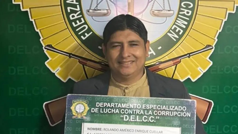 Imagen del diputado Rolando Cu&eacute;llar tras su aprehensi&oacute;n. Polic&iacute;a