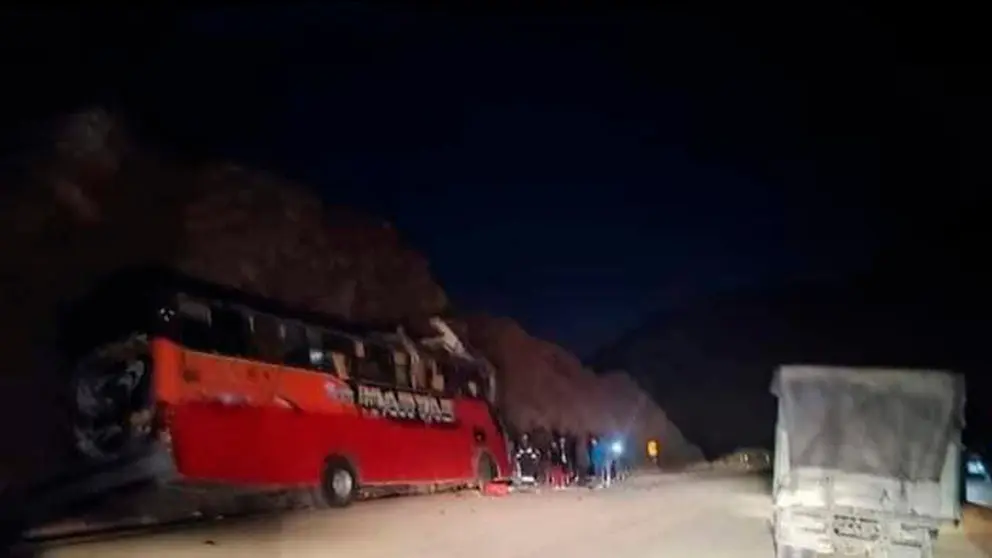 El bus tras el accidente. RRSS