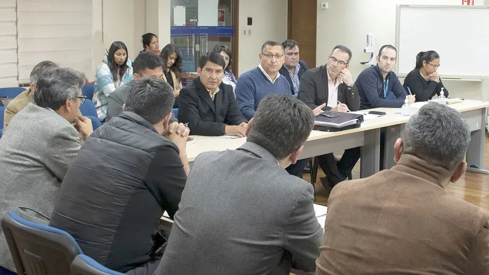 Gobierno se re&uacute;ne con los gobernadores./ APG