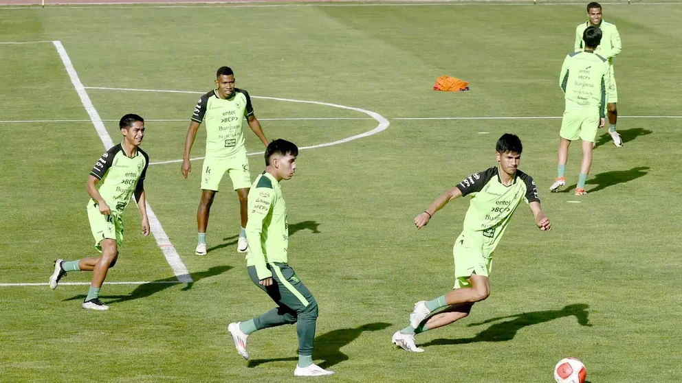 La selección cerró sus entrenamientos en el estadio Hernando Siles, de cara al choque contra Venezuela./ APG