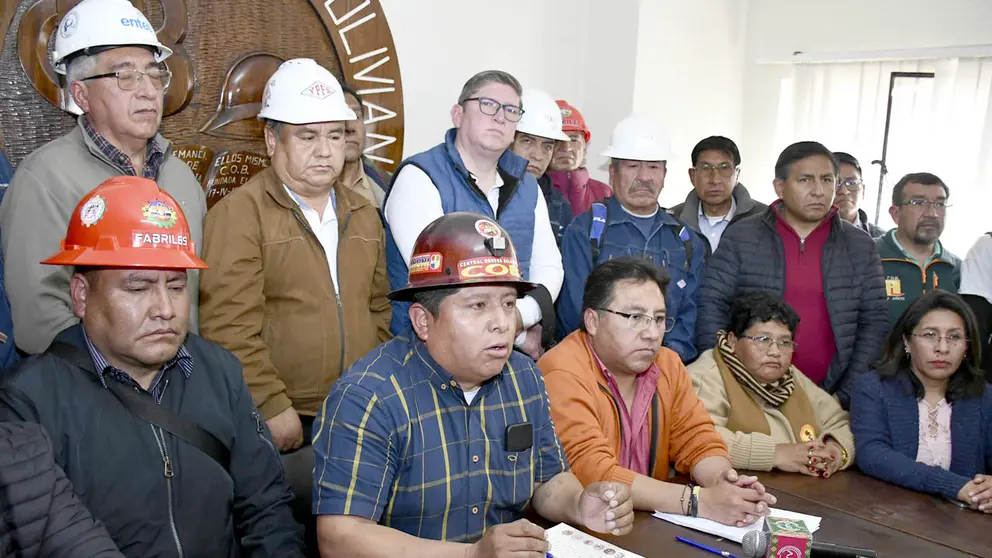 El ejecutivo de la COB, Juan Carlos Huarachi, anuncia una &ldquo;gran marcha&rdquo; de los trabajadores para el 10 de septiembre./ APG