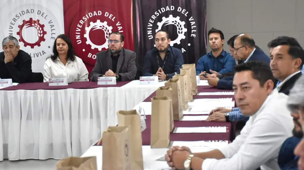 Asistentes a la presentaci&oacute;n y firma oficial del convenio del proyecto Transformando Vidas. NO&Eacute; PORTUGAL