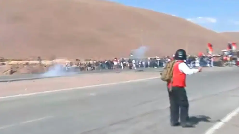 Momento en que la marcha del evismo llega a la zona de Vila Vila. Captura Red Uno