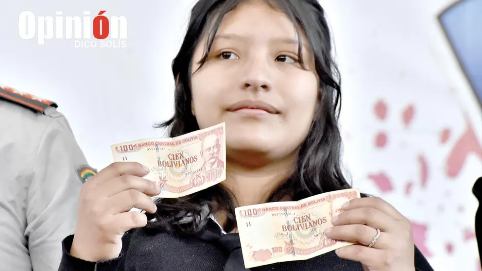 El inicio del pago del Bono Juancito Pinto en el colegio Andr&eacute;s Bello de Cochabamba, este 14 de octubre./ DICO SOL&Iacute;S