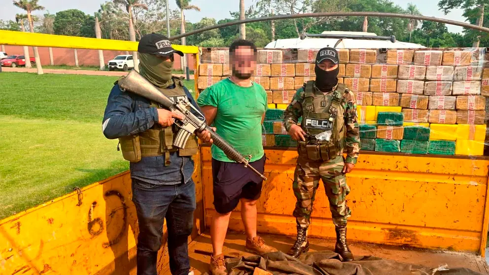 Aprehenden a un paraguayo con m&aacute;s de 100 kilos de droga ocultos dentro de un tractocami&oacute;n./ ERBOL