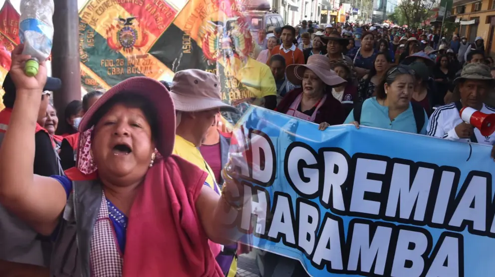 Comerciantes protestan contra los bloqueos en Cochabamba. DICO SOL&Iacute;S