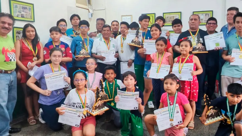 Premiados luego del torneo Nacional realizado. FBA