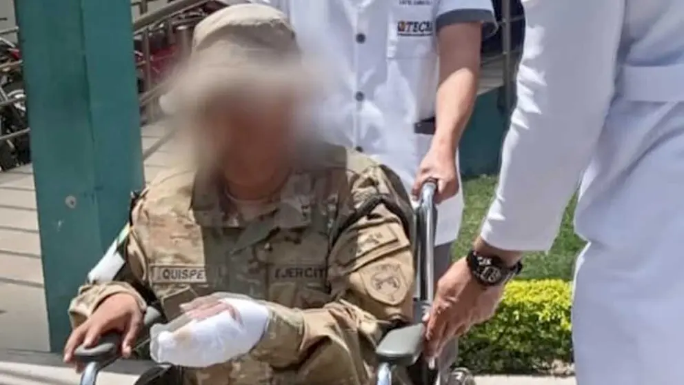 El soldado que resultó herido tras la explosiòn de un artefacto./ MINISTERIO DE DEFENSA