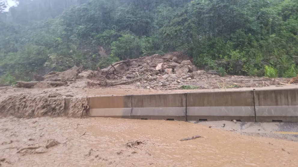 Reportan derrumbe de tierras en el tr&oacute;pico de Cochabamba. RADIO SOBERANIA.