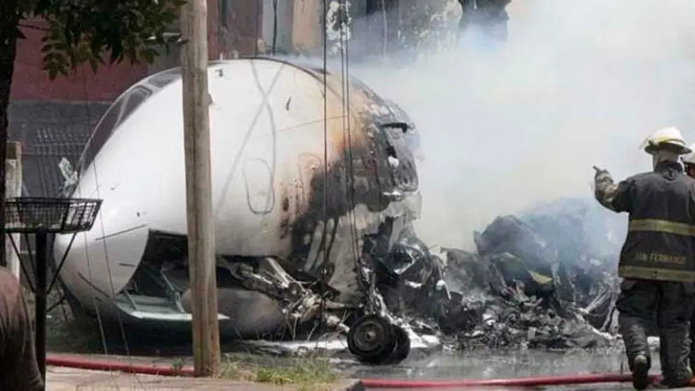 Imagen de la aeronave tras el accidente. X