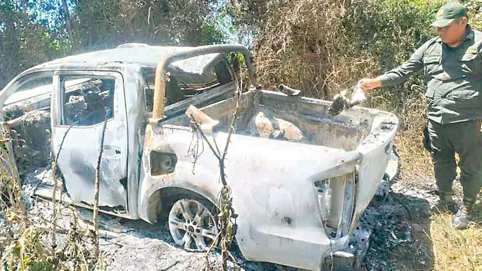 Polic&iacute;a investiga triple crimen en Santa Cruz./ EL DIA