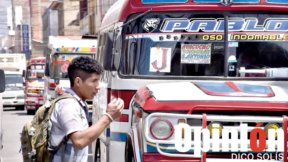 Transporte público en la ciudad de Cochabamba. / DICO SOLÍS
