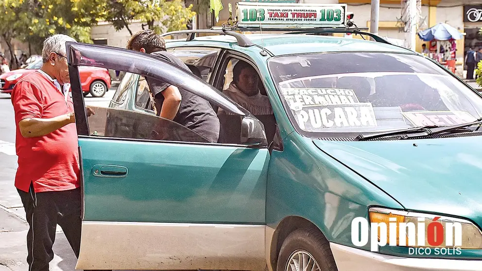 El transporte p&uacute;blico en la ciudad de Cochabamba./ DICO SOL&Iacute;S