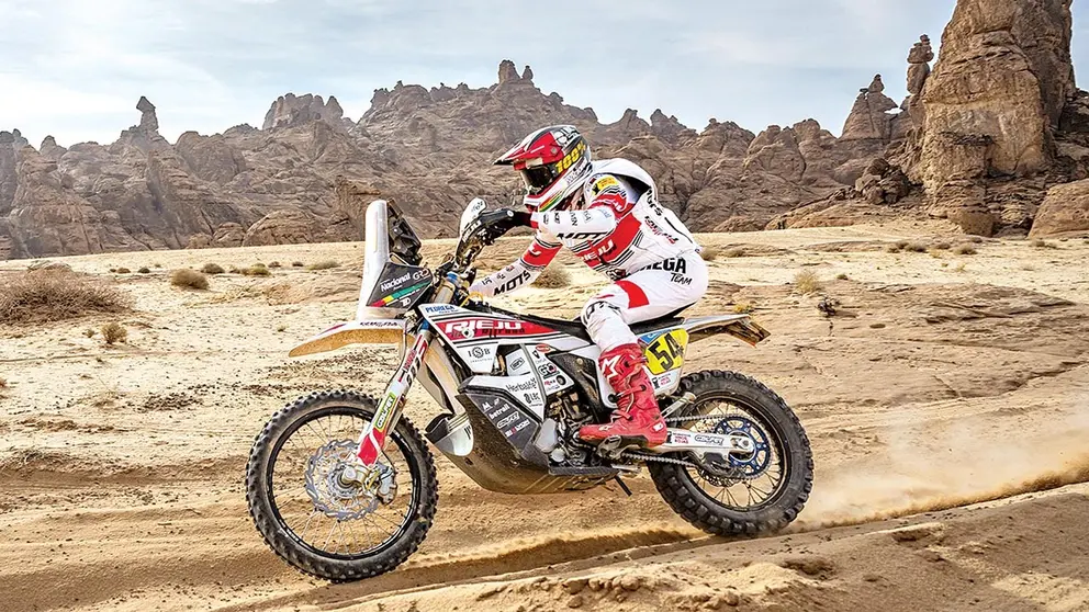 El piloto nacional, durante una carrera del Dakar./ FACEBOOK DANIEL NOSIGLIA