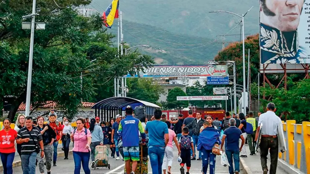 El gobernador del estado del T&aacute;chira, Freddy Bernal, afirm&oacute; que la medida responde a una &ldquo;instrucci&oacute;n&rdquo; del presidente Nicol&aacute;s Maduro. Foto: Semana