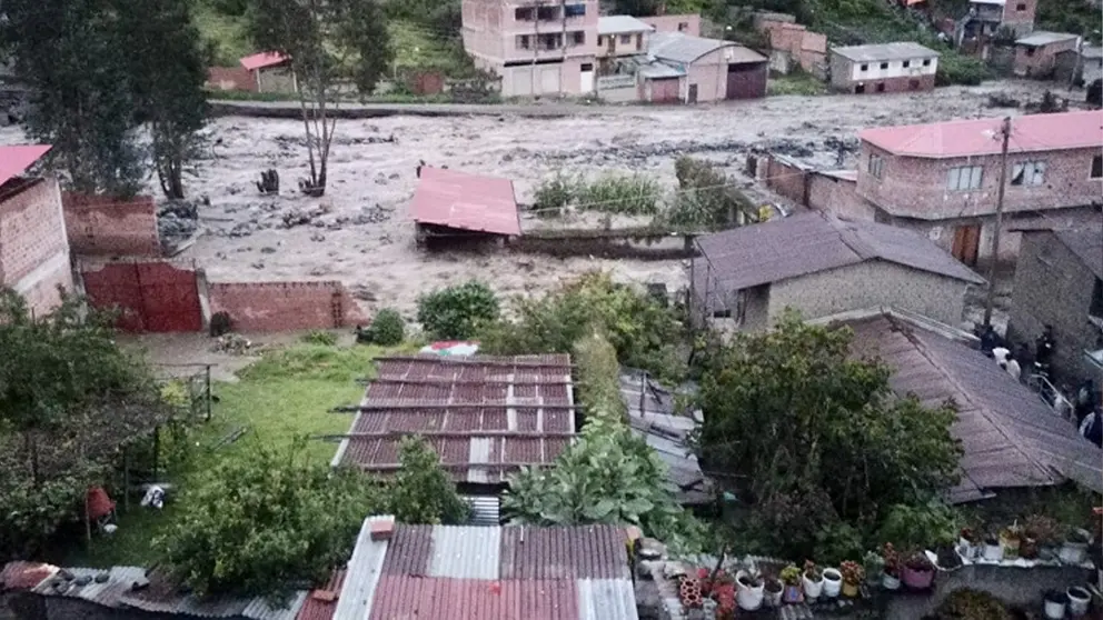 Desastre en Quime por el desborde de dos r&iacute;os; est&aacute; aislada sin agua, ni energ&iacute;a el&eacute;ctrica./ URGENTE.BO