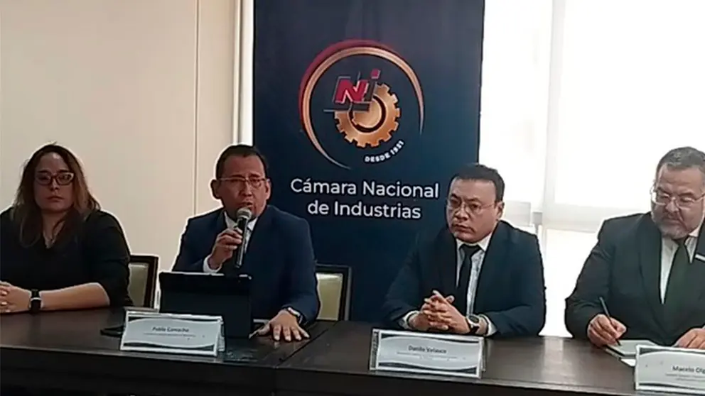 Conferencia de prensa de los industriales, sobre el tema del PGE. TOMADA DE ERBOL