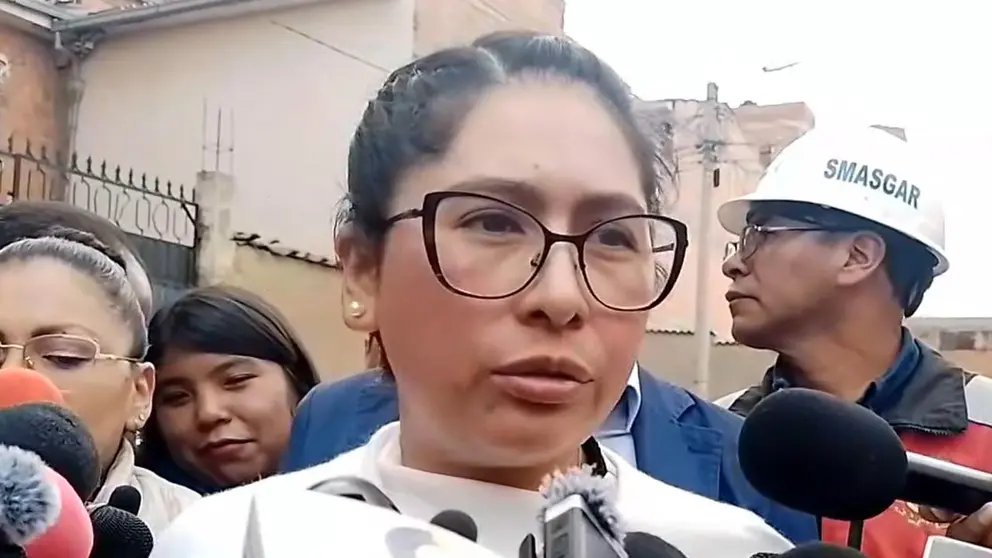 La alcaldesa de El Alto, Eva Copa, brinda declaraciones a los medios./ ARCHIVO
